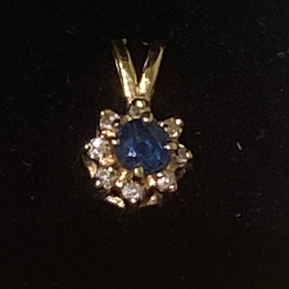 Beautiful Blue sapphire 14k Yellow Gold Pendant! - Picture 4 of 6